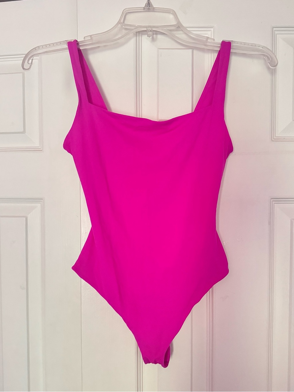 SKIMS Fuchsia Square Neck Bodysuit S